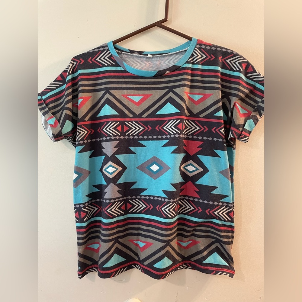 No brand Aztec tee